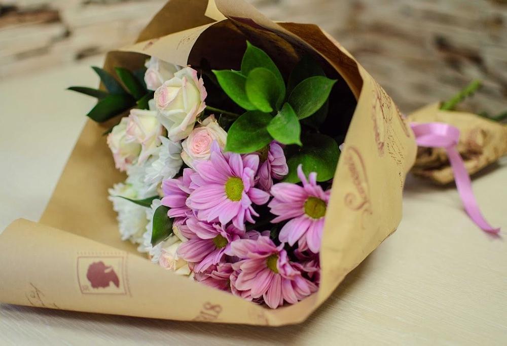 Букет цветов из: Розы и Хризантемы в Нерчинске