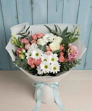 Букет цветов из:  Розы, Лизиантусы и Хризантемы в Нерчинске