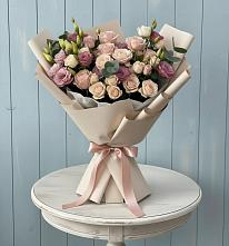 Букет цветов из:  Розы и Лизиантусы в Нерчинске