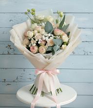 Букет цветов из:  Розы и Лизиантусы в Нерчинске