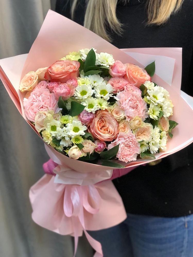 Букет цветов из: Гвоздики, Розы и Хризантемы в Нерчинске