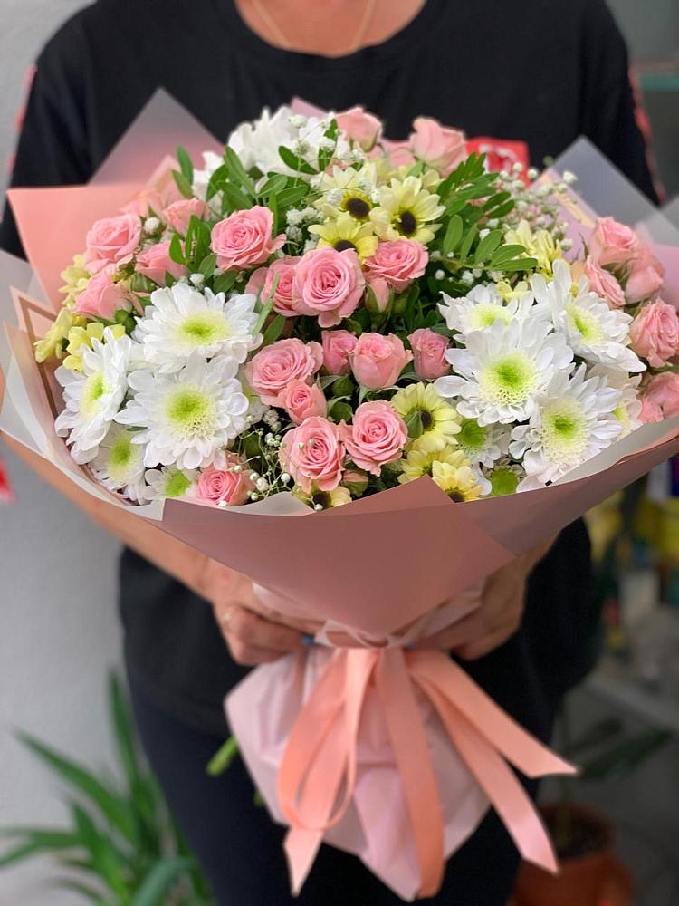 Букет цветов из: Розы и Хризантемы в Нерчинске