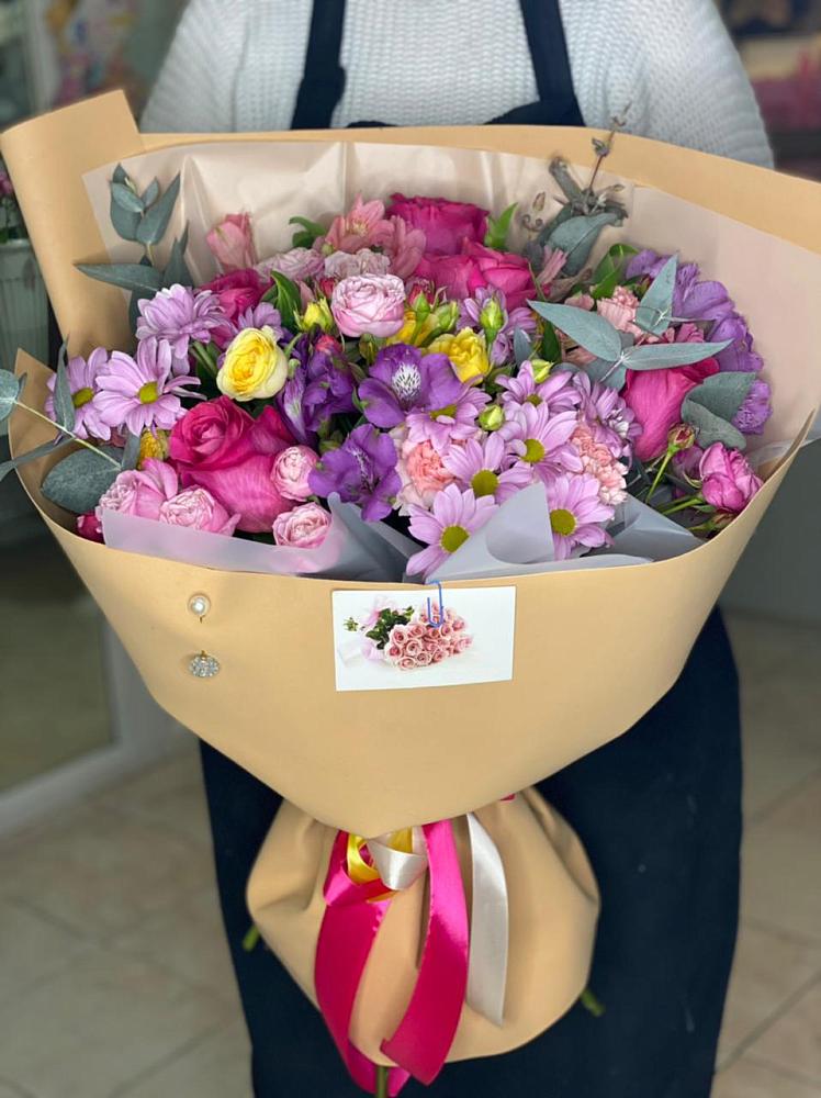 Букет цветов из: Хризантемы, Гвоздики и Альстромерии в Нерчинске