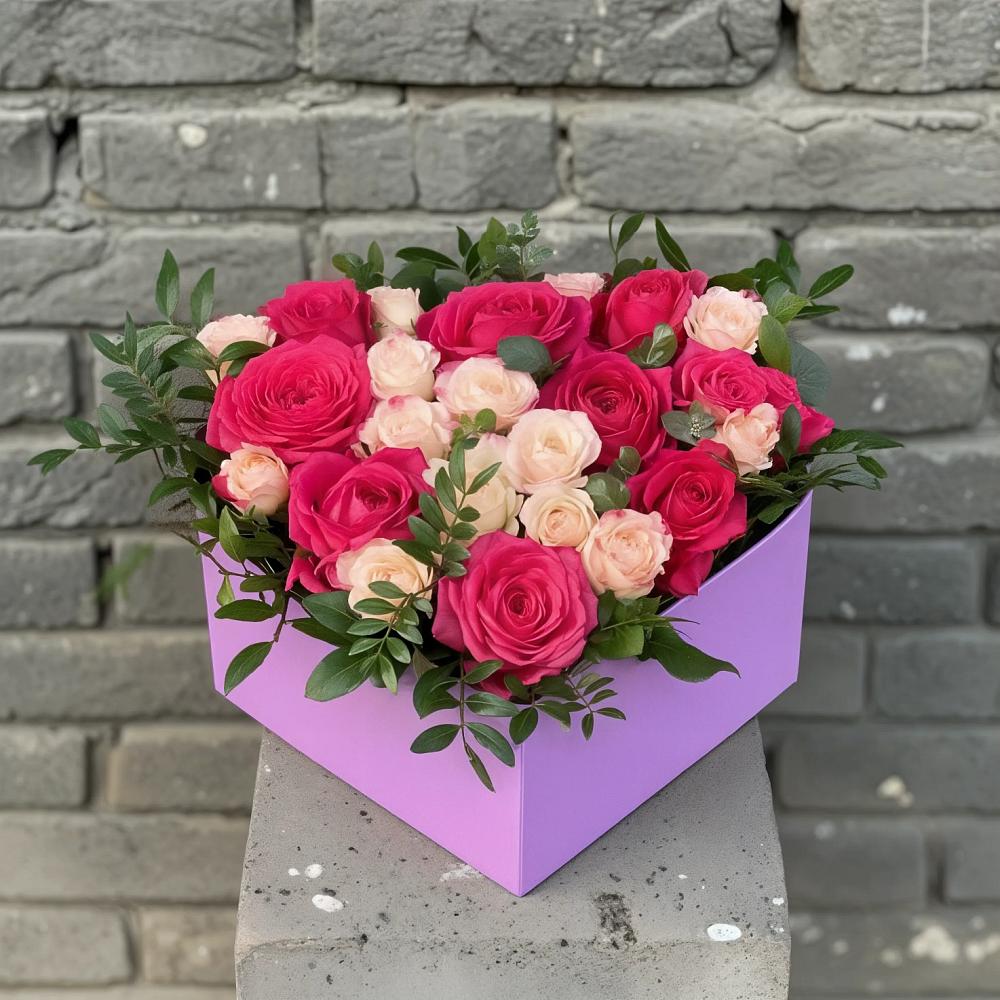 Цветочная композиция из Розы в коробке в Нерчинске