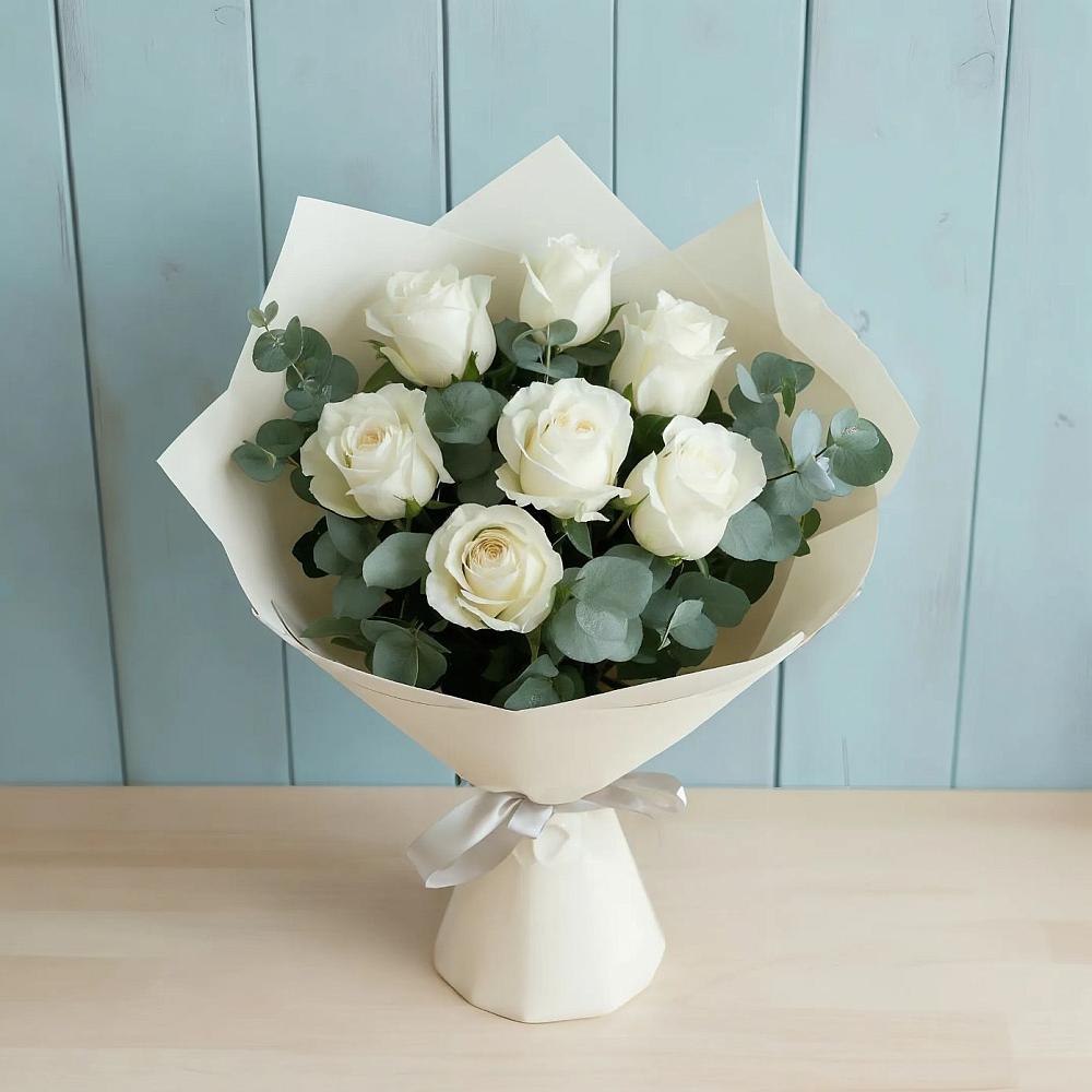 Букет Белые розы в Эвкалипте в Нерчинске
