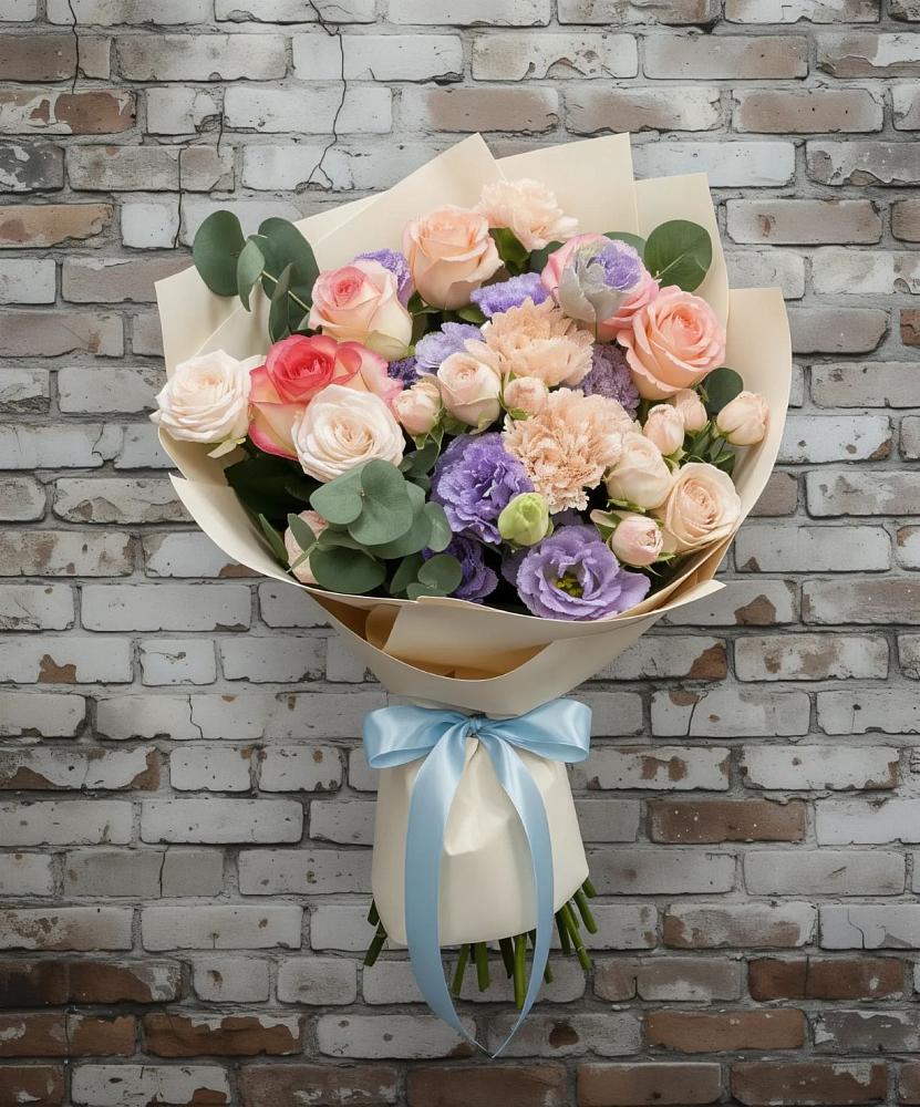 Букет цветов из: Розы, Лизиантусы и Гвоздики в Нерчинске