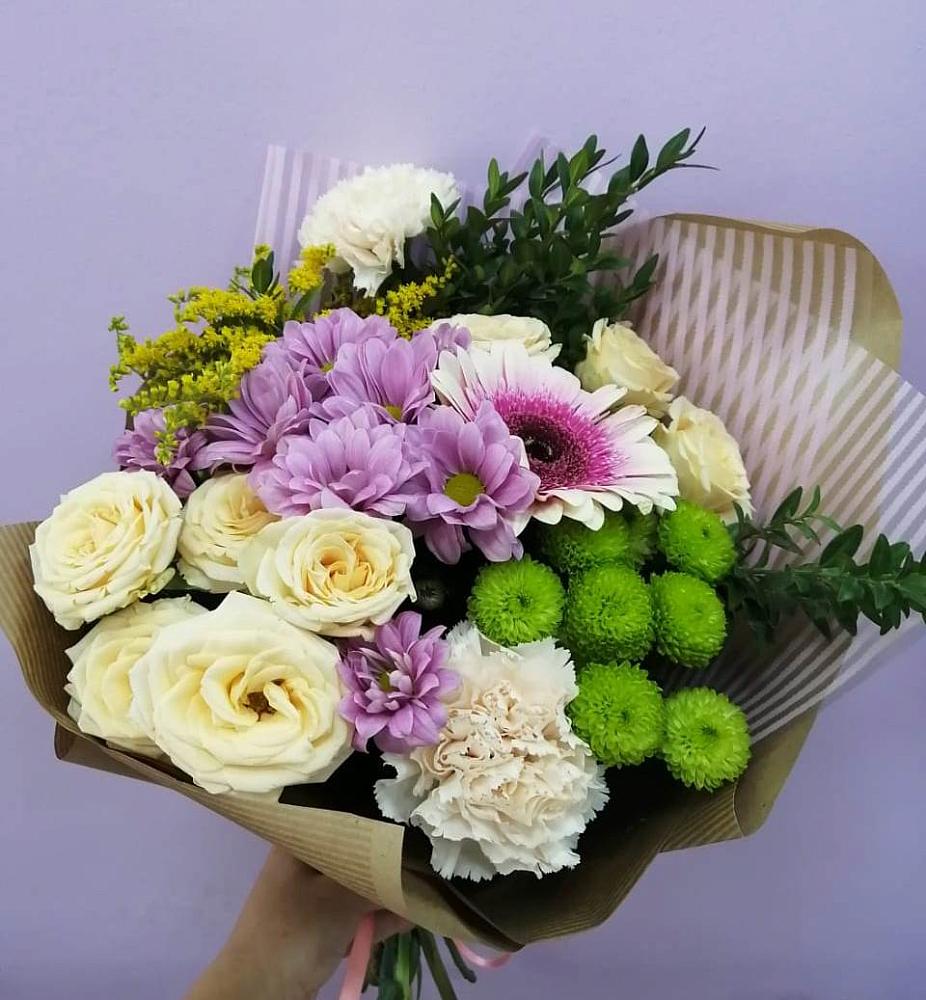 Букет цветов из: Хризантемы, Розы, Гвоздики и Герберы в Нерчинске