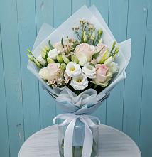 Букет цветов из:  Розы и Лизиантусы в Нерчинске