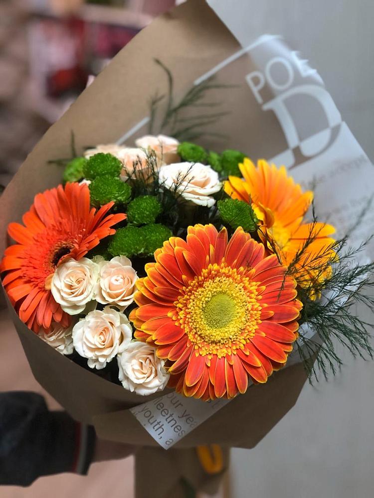 Букет цветов из: Герберы, Хризантемы и Розы в Нерчинске