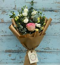 Букет цветов из:  Розы и Лизиантусы в Нерчинске
